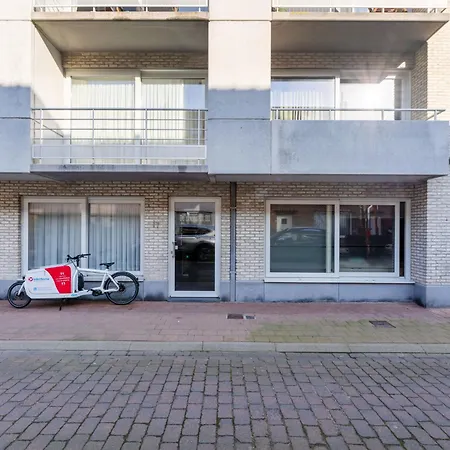 Zandloper With Balcony By Interhome *