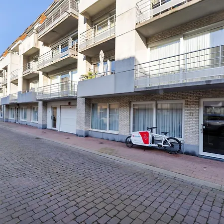 Zandloper With Balcony By Interhome